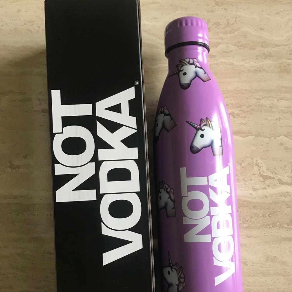Never used Unicorn 25 oz water bottle